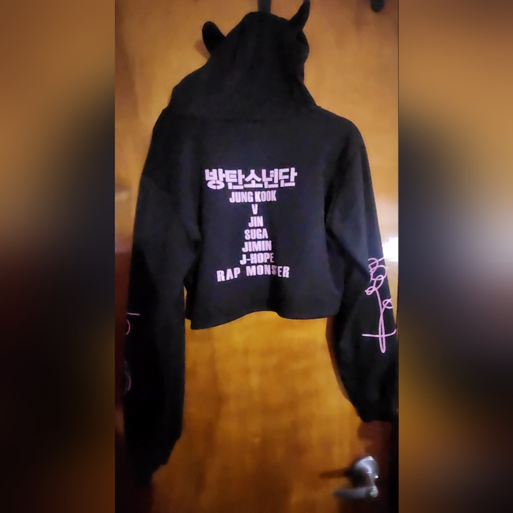 BTS   animal ear Hooded Crop Pullover Size  S - Picture 3 of 4